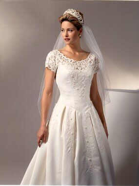 Bonnie Bridal Style 7824 Wedding Dress, Prof Altered Petite & Bustle, Full Veil